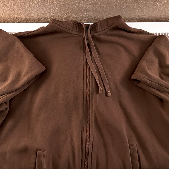 H&M Medium Brown Zip-Up - Picture 1 of 4